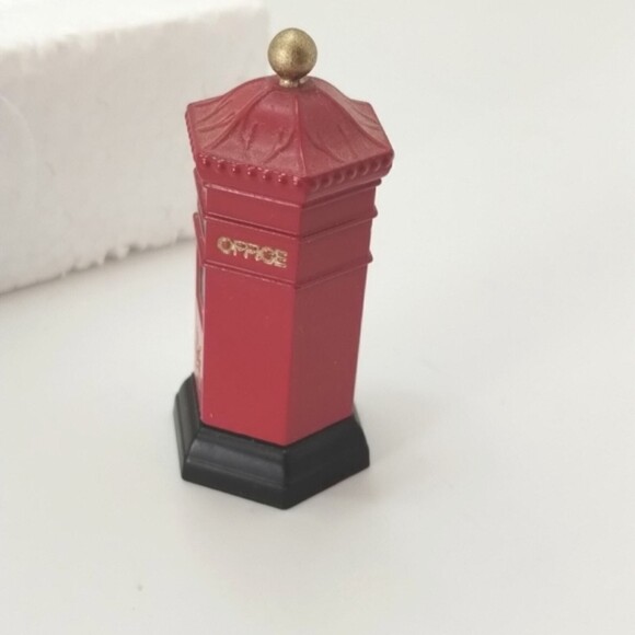 Department 56 English Christmas Red Post Mail Box Heritage Village Collection - Picture 6 of 10